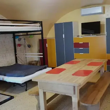 Cozy A Avec Air Conditionne, 26 M² דירה *